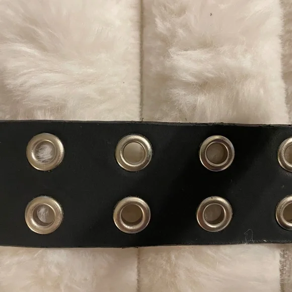 VINTAGE BLACK LEATHER BELT - Picture 2 of 6